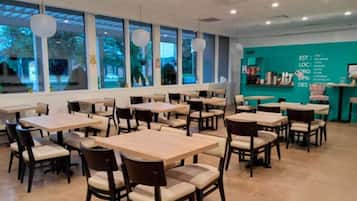 Tägliches inbegriffenes Frühstücksbuffet