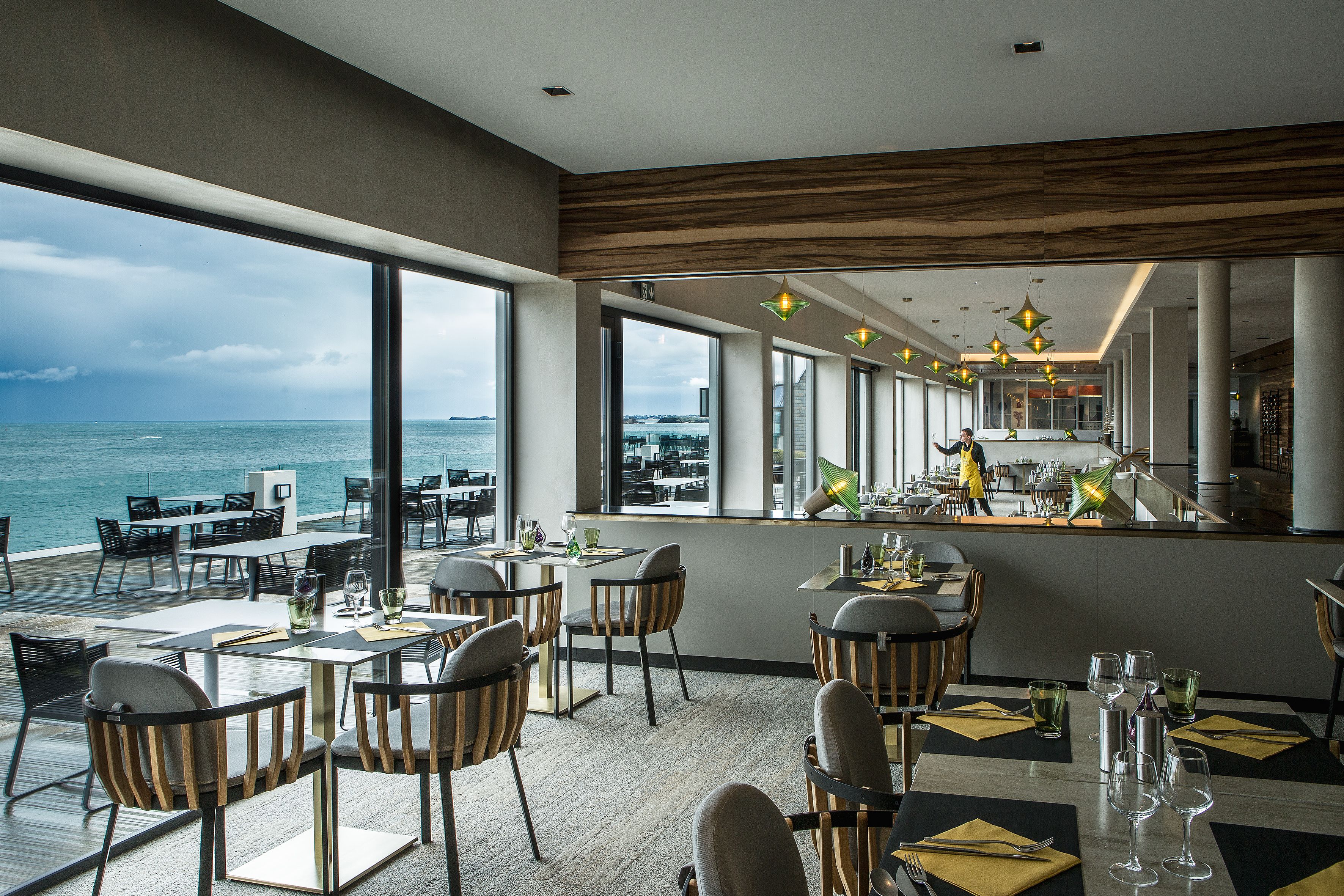 2 restaurants, french cuisine