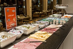 Dagelijks ontbijtbuffet (toeslag)