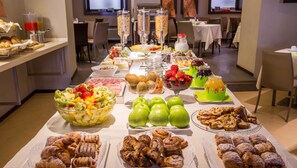 Daily buffet breakfast for a fee - Best Western Hotel Metropoli (Genoa)