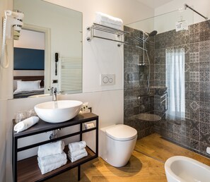 Superior Room, 1 King Bed, Non Smoking | Bathroom - Best Western Hotel Metropoli (Genoa)