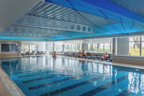 Indoor pool, pool loungers