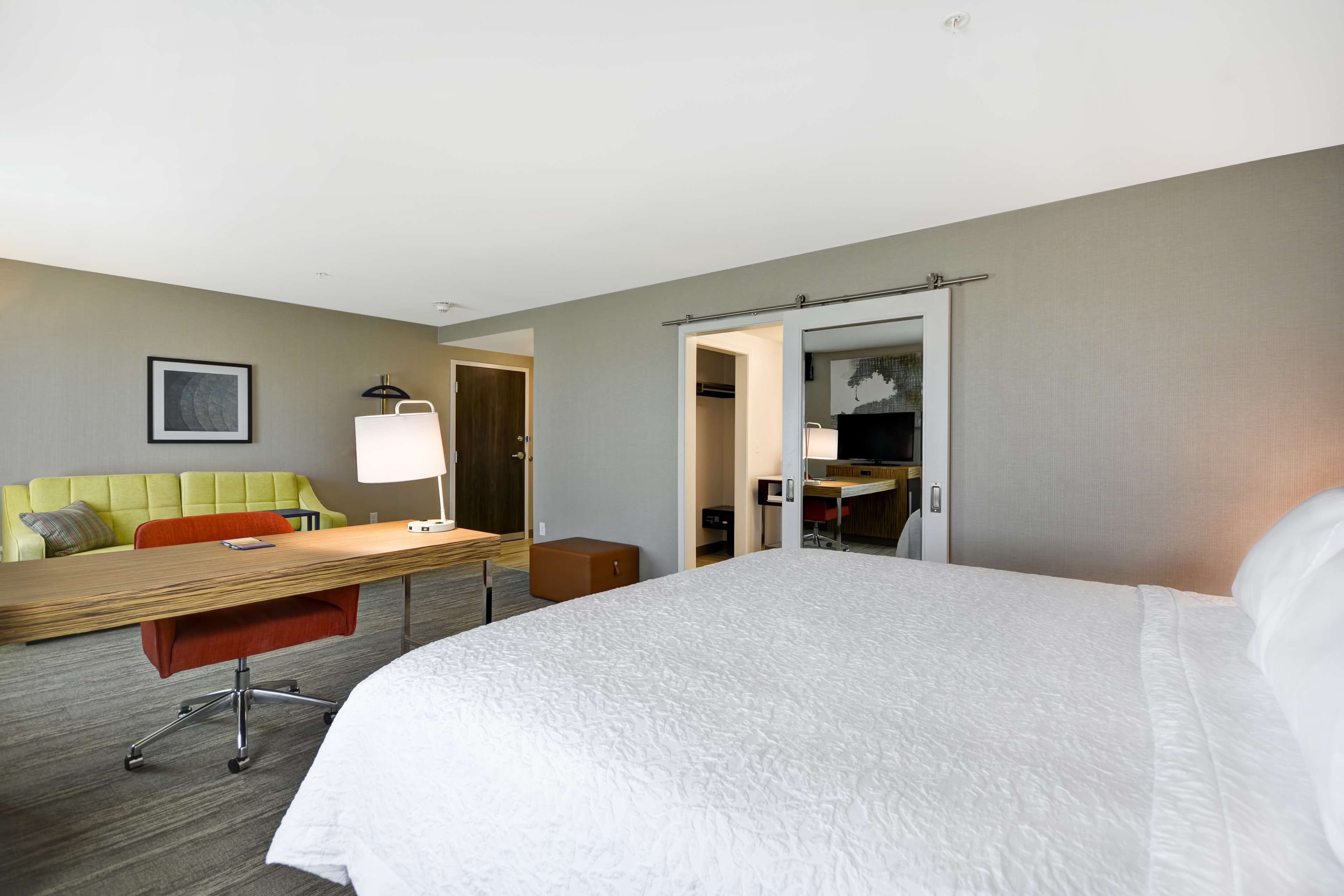 premium bedding, in-room safe, desk, blackout curtains