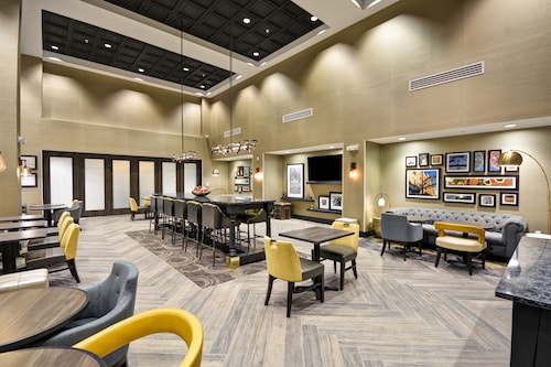 Hampton Inn & Suites Detroit/Warren