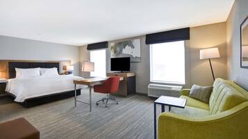 Premium bedding, in-room safe, desk, blackout drapes