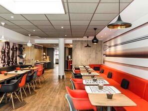 Kontinental frokost hver dag (EUR 12.90 per person)