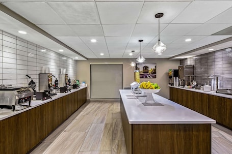 Free daily continental breakfast. La Quinta Inn & Suites by Wyndham San Francisco Airport N