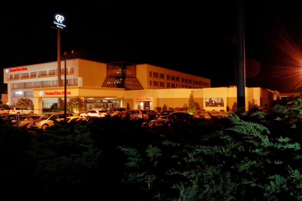 luxury hotels in Fayetteville