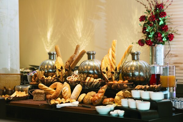 Buffet - Mövenpick Hotel Izmir (Izmir)