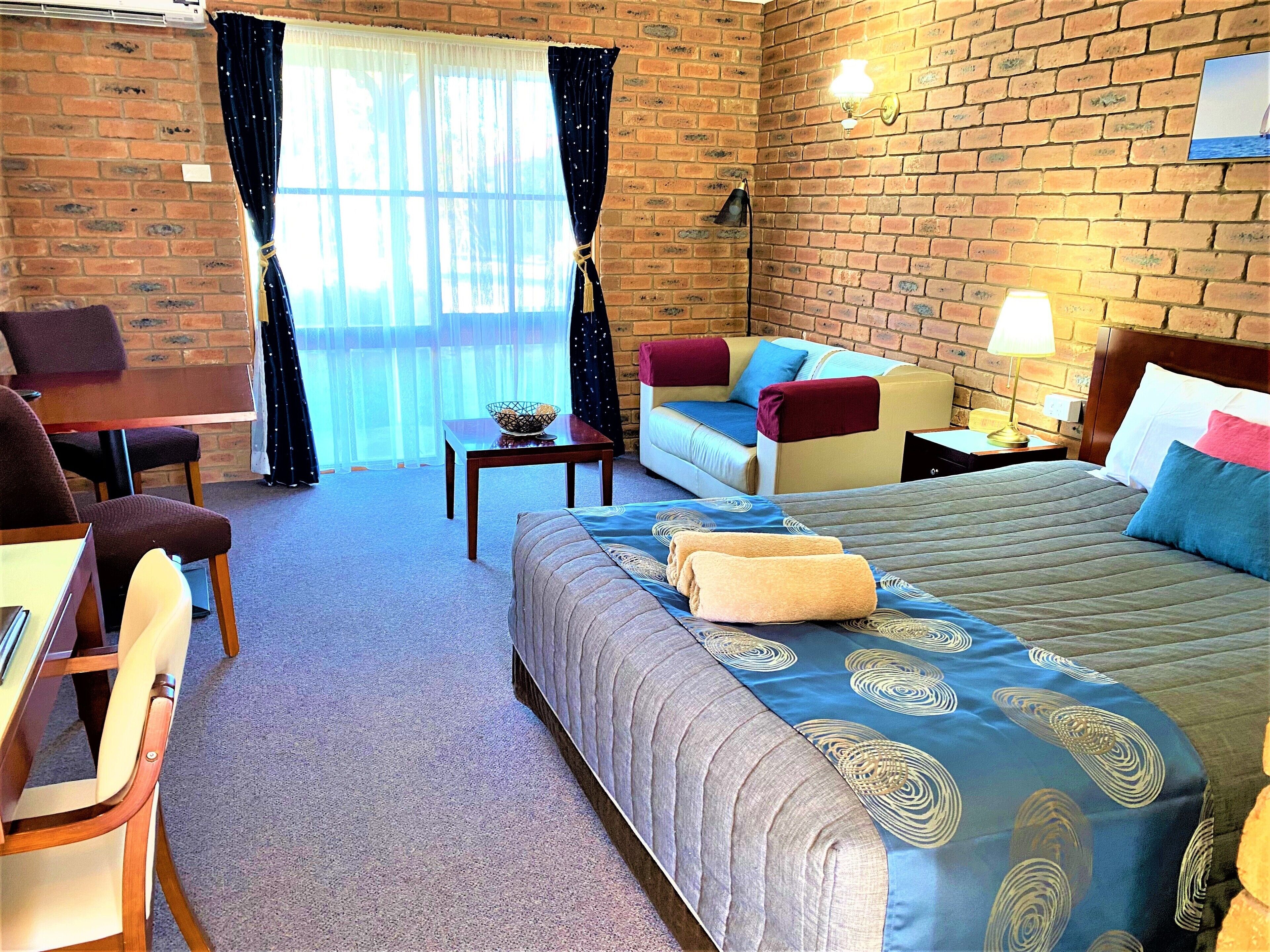 Deluxe Room, Non Smoking (Deluxe Queen Room)