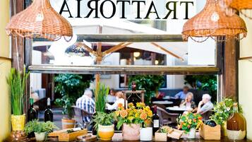 Lunch, dinner served; Italian cuisine, alfresco dining