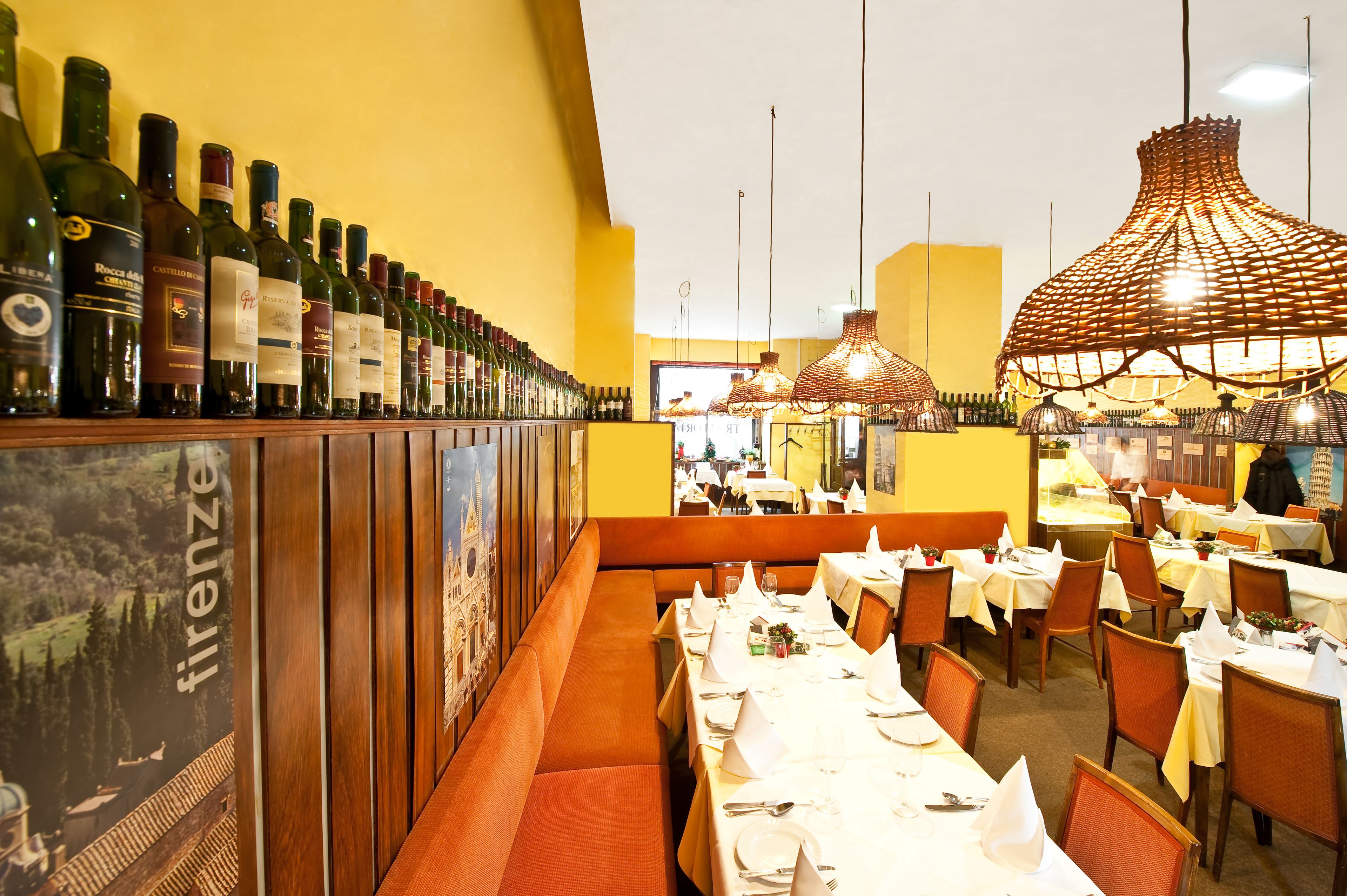 Lunch, dinner served; Italian cuisine, al fresco dining 