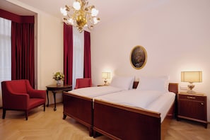 Quarto superior | Roupas de cama premium, frigobar, cofres nos quartos