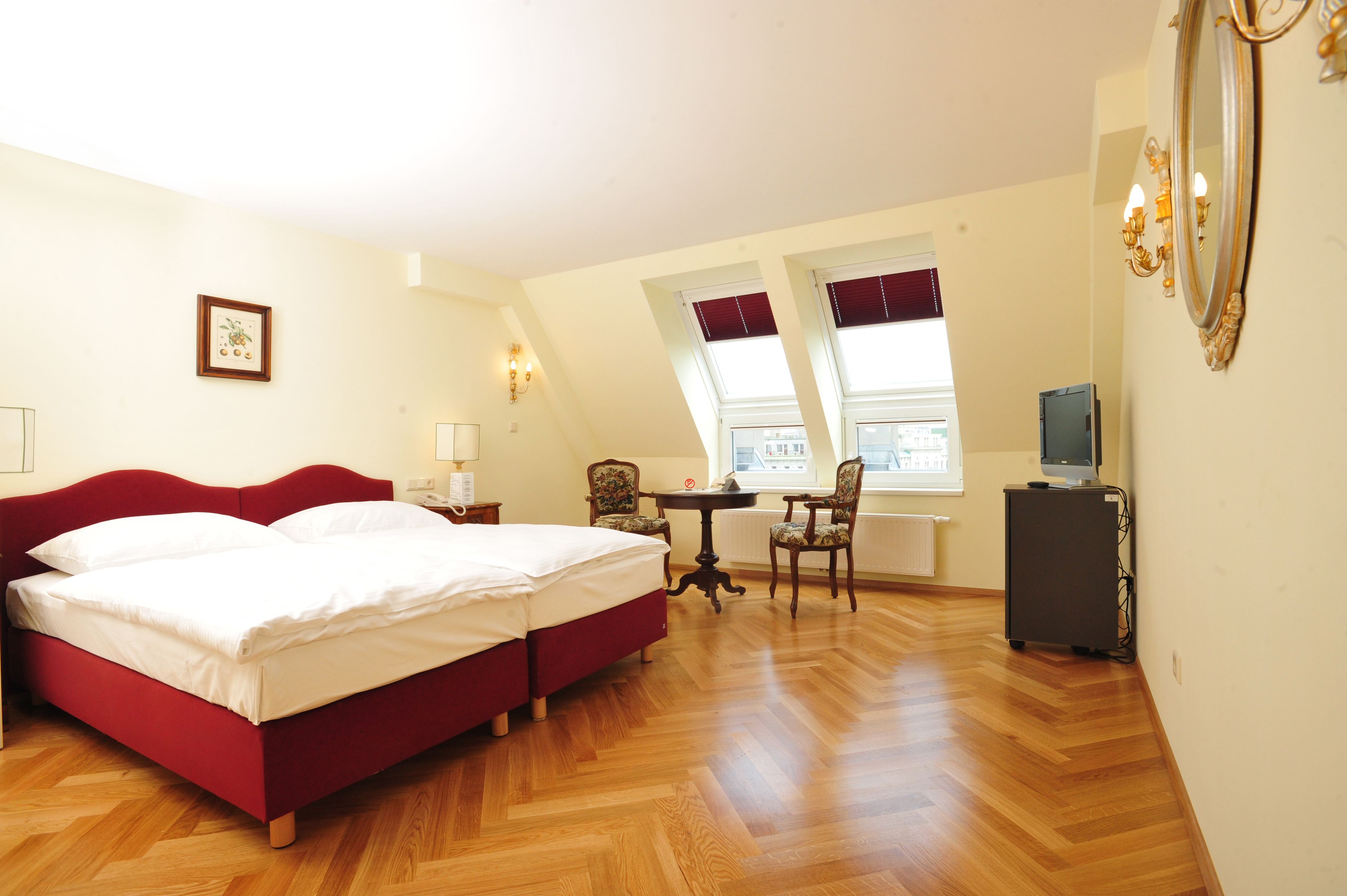 standard double room | 1 bedroom, premium bedding, minibar, in-room safe