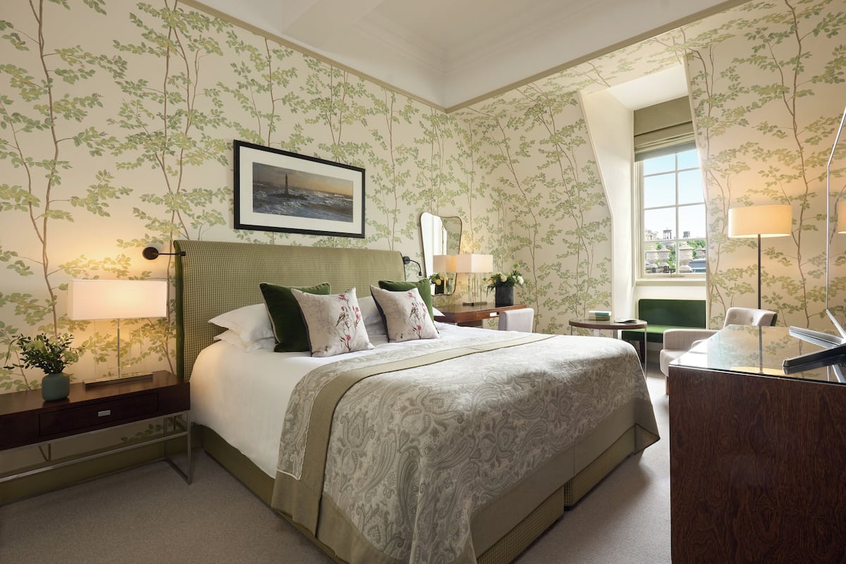 Premium bedding, minibar, in-room safe, desk