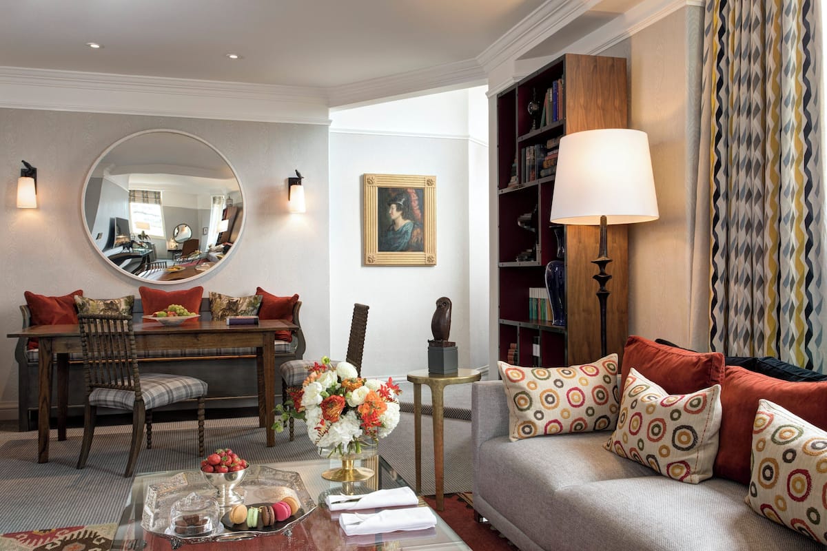 Premium bedding, minibar, in-room safe, desk