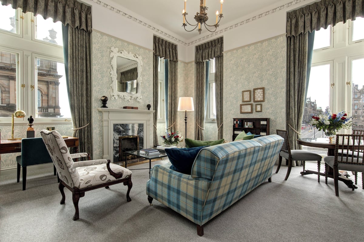 Suite (Balmoral) | Premium bedding, minibar, in-room safe, desk