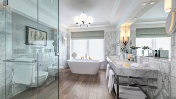 Suite (Glamis) | Bathroom | Shower, designer toiletries, hair dryer, bathrobes