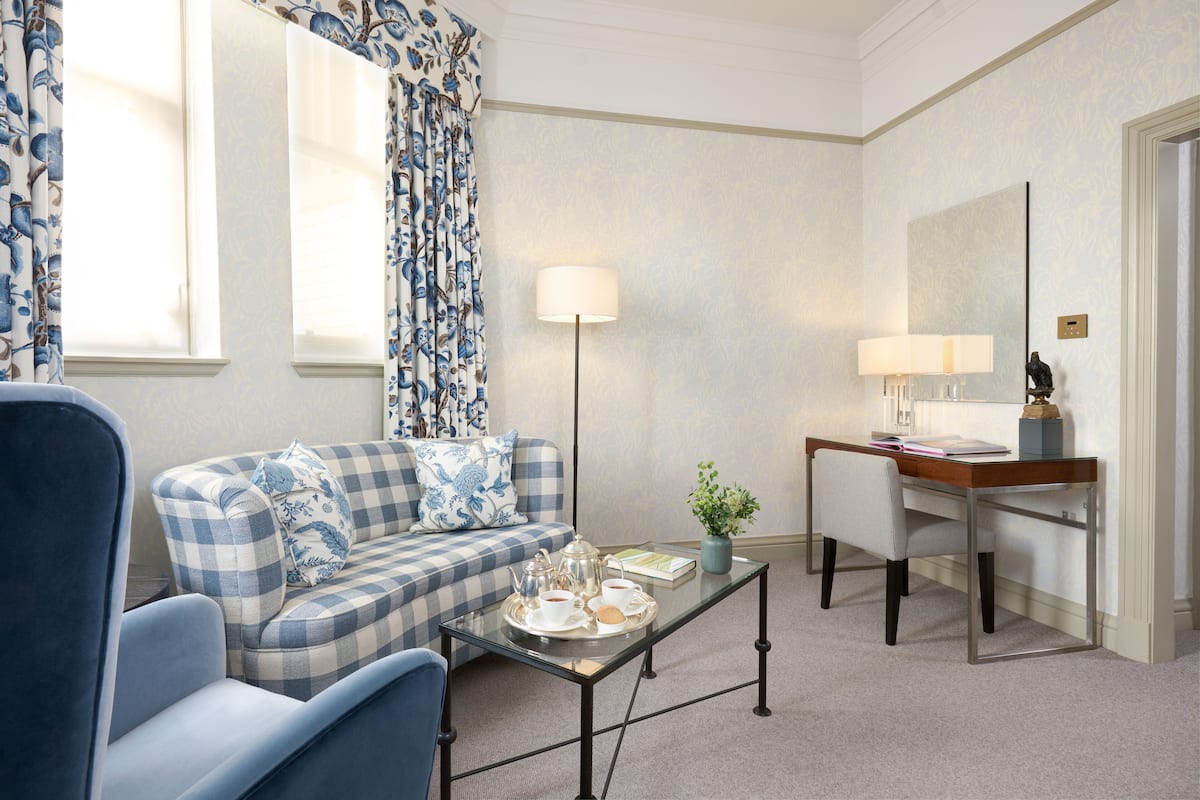 Deluxe Room | Premium bedding, minibar, in-room safe, desk