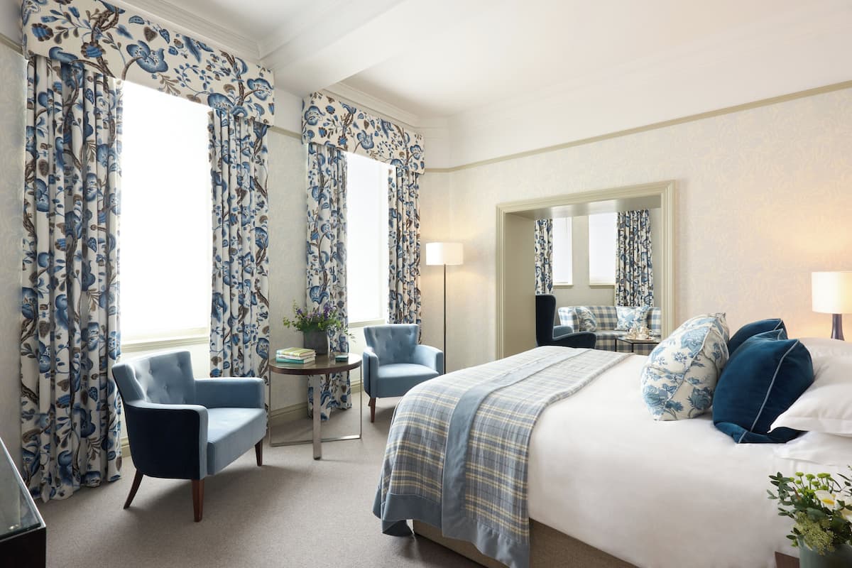 Premium bedding, minibar, in-room safe, desk