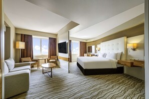 Superior Room | Premium bedding, minibar, in-room safe, desk