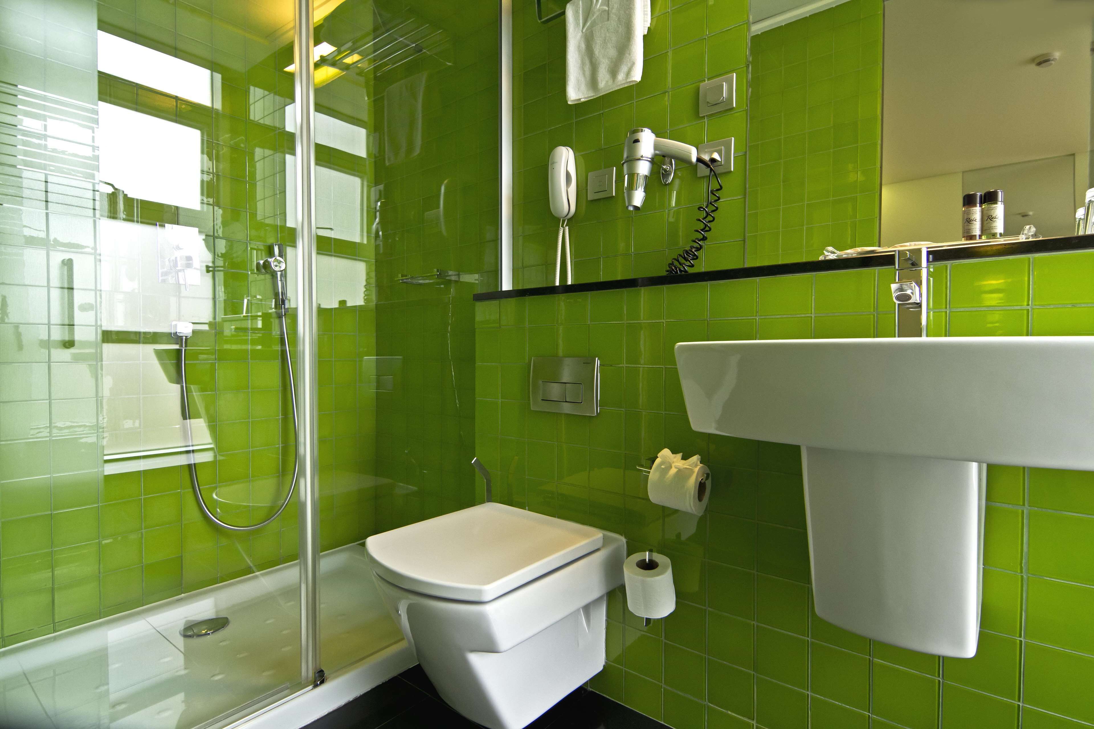 double or twin room | bathroom | eco-friendly toiletries, hair dryer, bathrobes, bidet