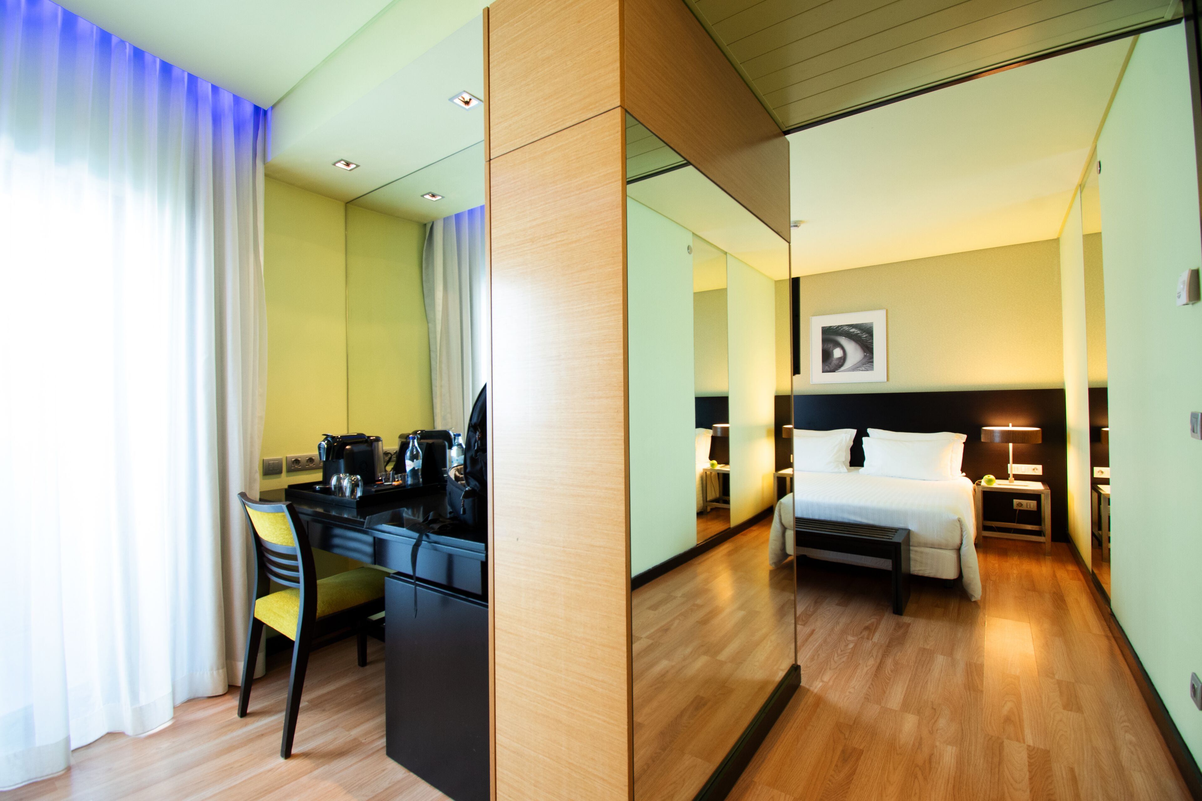 Suite | Literie hypoallergénique, minibar, coffres-forts dans les chambres