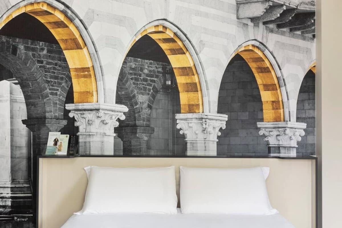 Superior Room, 1 Queen Bed | In-room safe, iron/ironing board, free WiFi, bed sheets