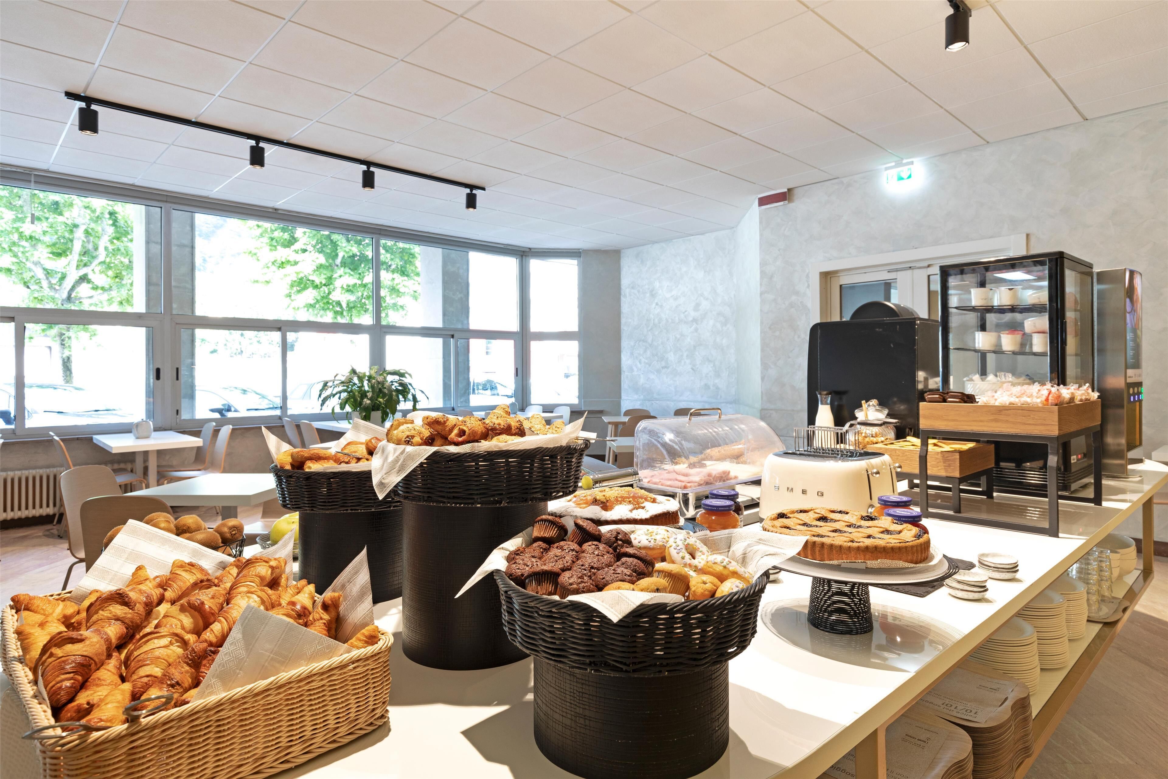 daily buffet breakfast (eur 9.50 per person)