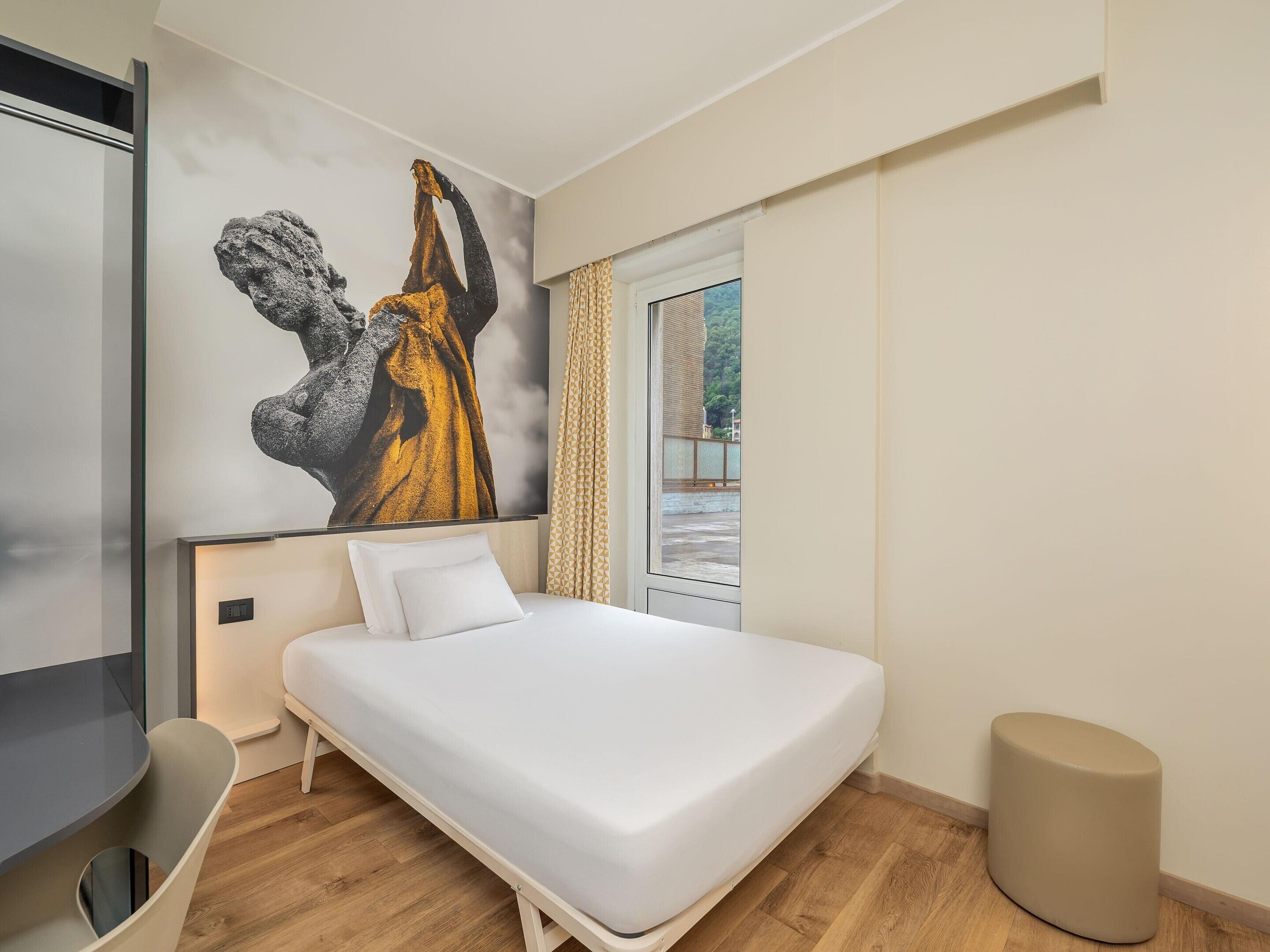 Chambre simple supérieure, 1 chambre | Coffre-fort, fer et planche à repasser, accès au Wi-Fi (inclus)
