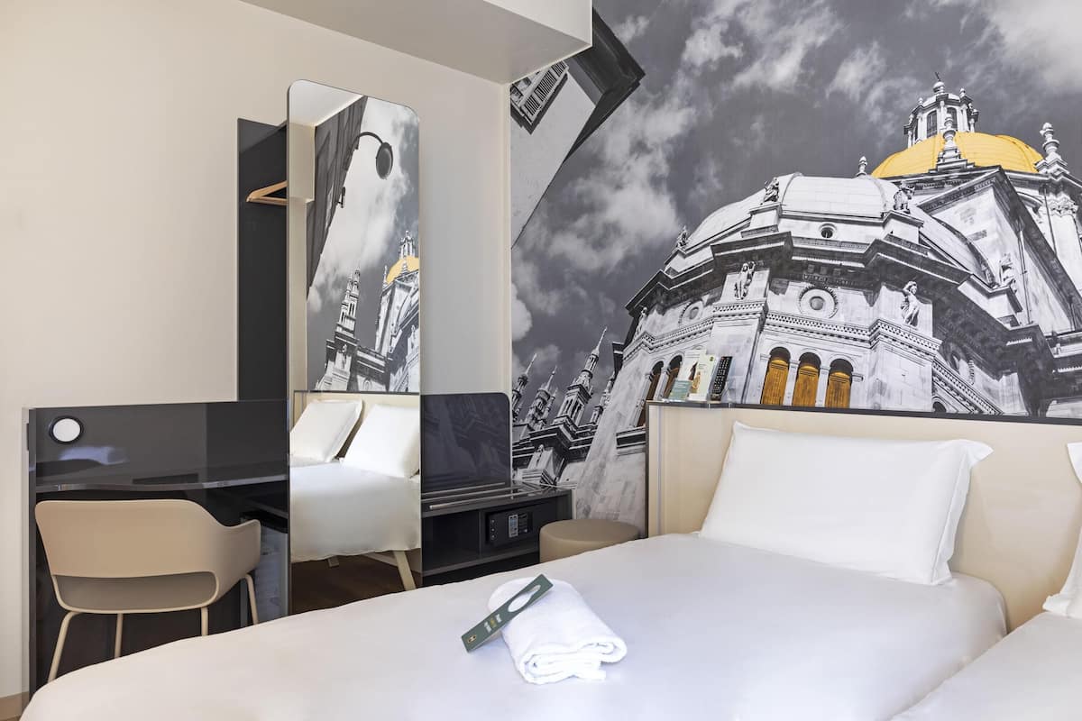 Superior-Zweibettzimmer, 2 Einzelbetten | Zimmersafe, Bügeleisen/Bügelbrett, kostenloses WLAN, Bettwäsche