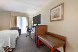 Premium bedding, pillowtop beds, in-room safe, desk - Best Western Plus St. Paul North/Shoreview (Shoreview)