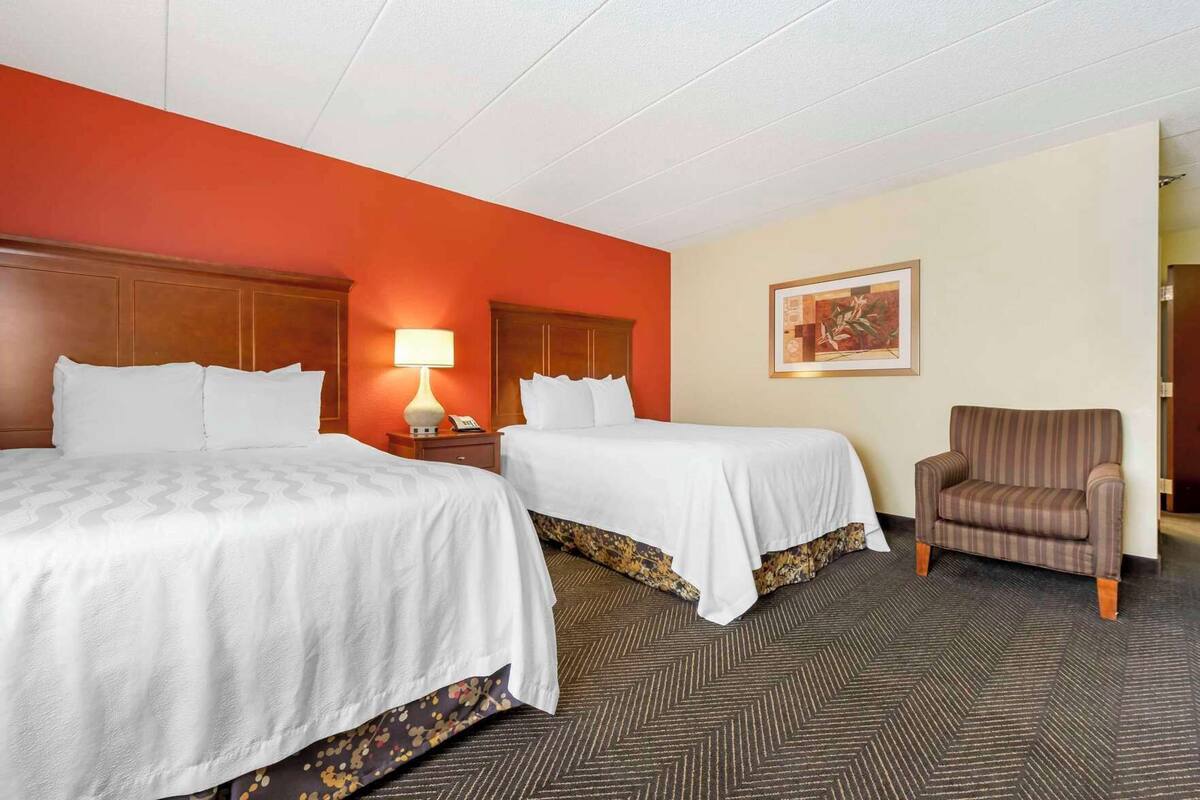 Premium bedding, pillowtop beds, in-room safe, desk