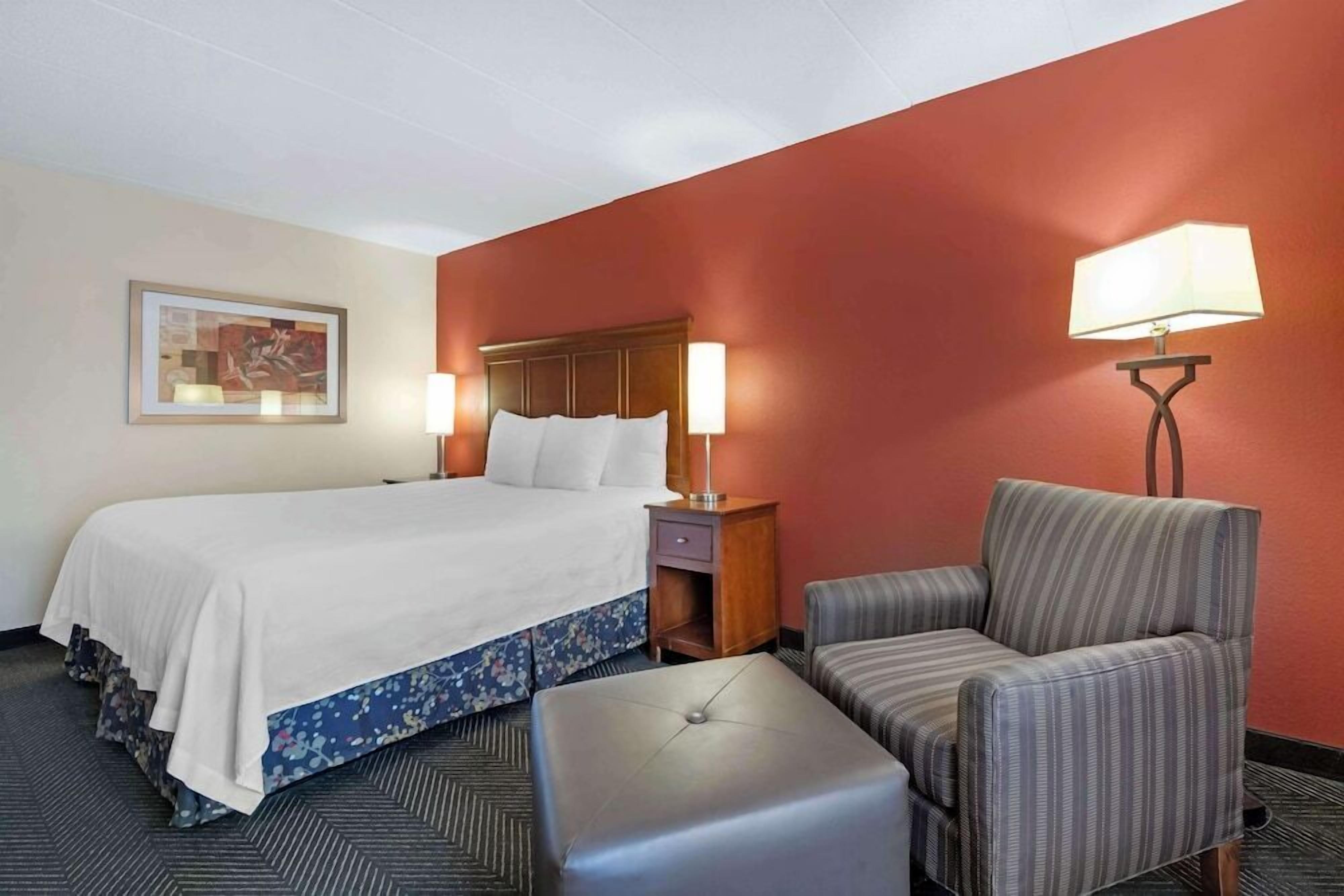 Premium bedding, pillowtop beds, in-room safe, desk