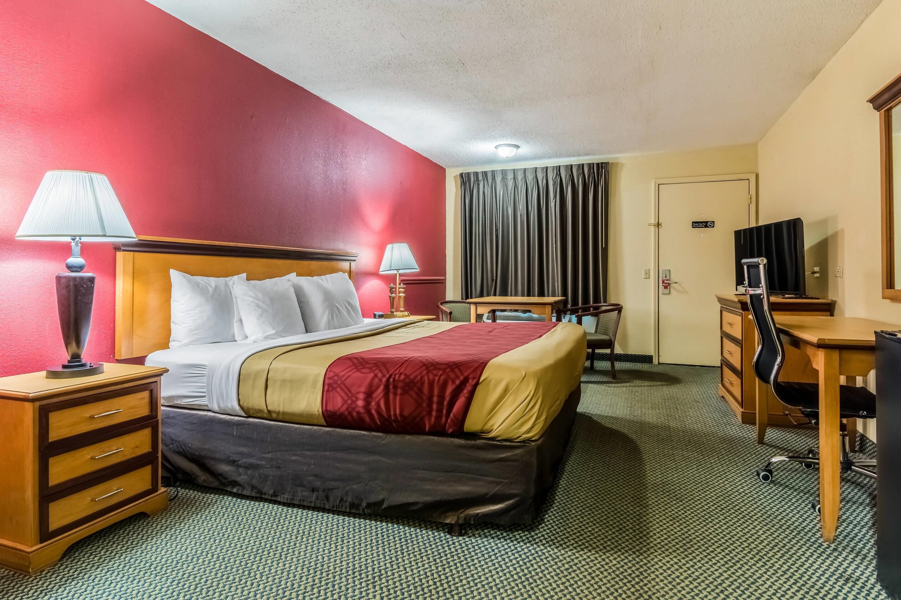 Desk, iron/ironing board, WiFi (free), bed sheets