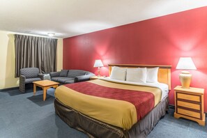 Desk, iron/ironing board, free WiFi, bed sheets - Econo Lodge Whiteville (Whiteville)