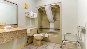 Habitación, 1 cama doble, accesible para personas con discapacidad, no fumadores | Escritorio, tabla de planchar con plancha, wifi gratis y ropa de cama