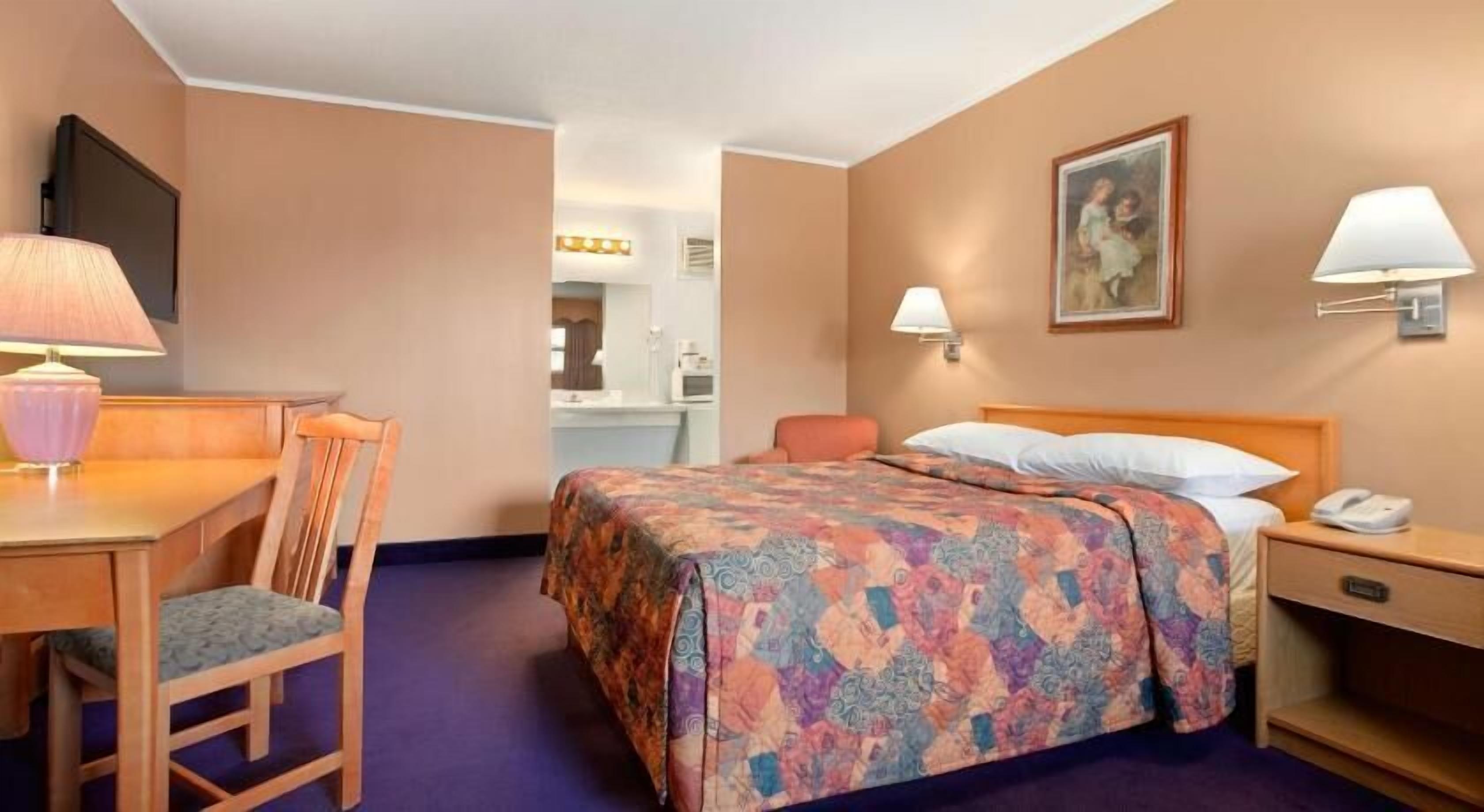 Schreibtisch, Babybetten, Zustellbetten, kostenloses WLAN