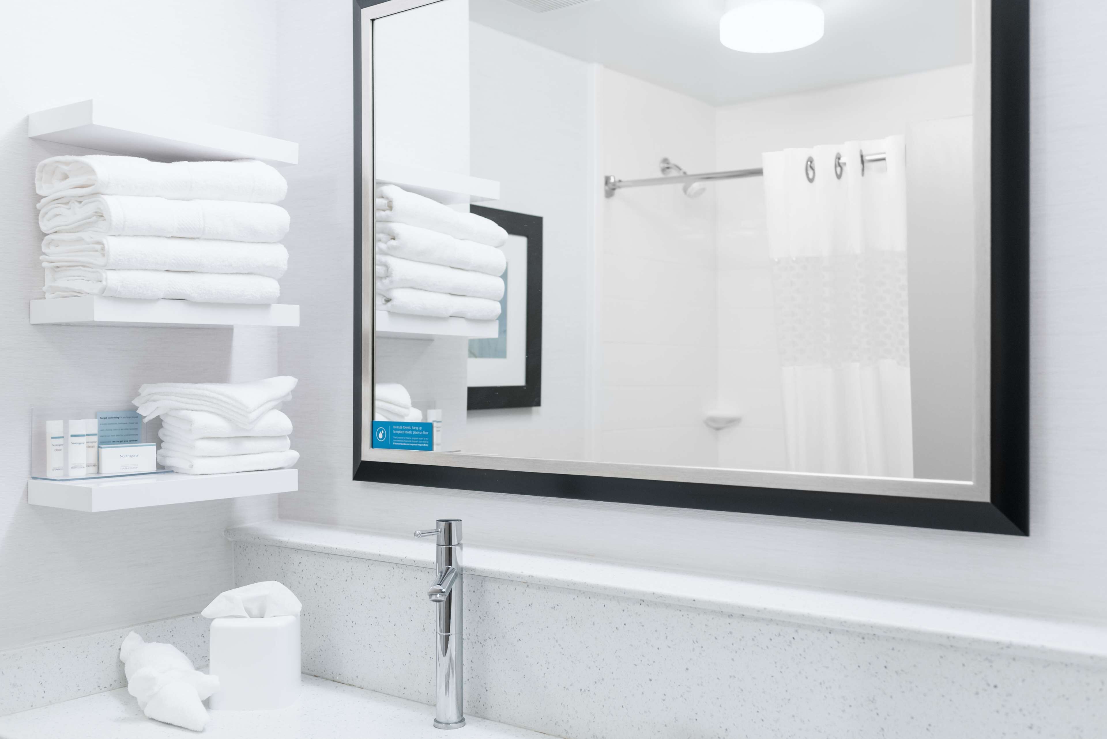 free toiletries, towels