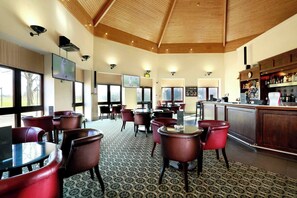 Sports bar - Macdonald Botley Park Hotel & Spa (Southampton)