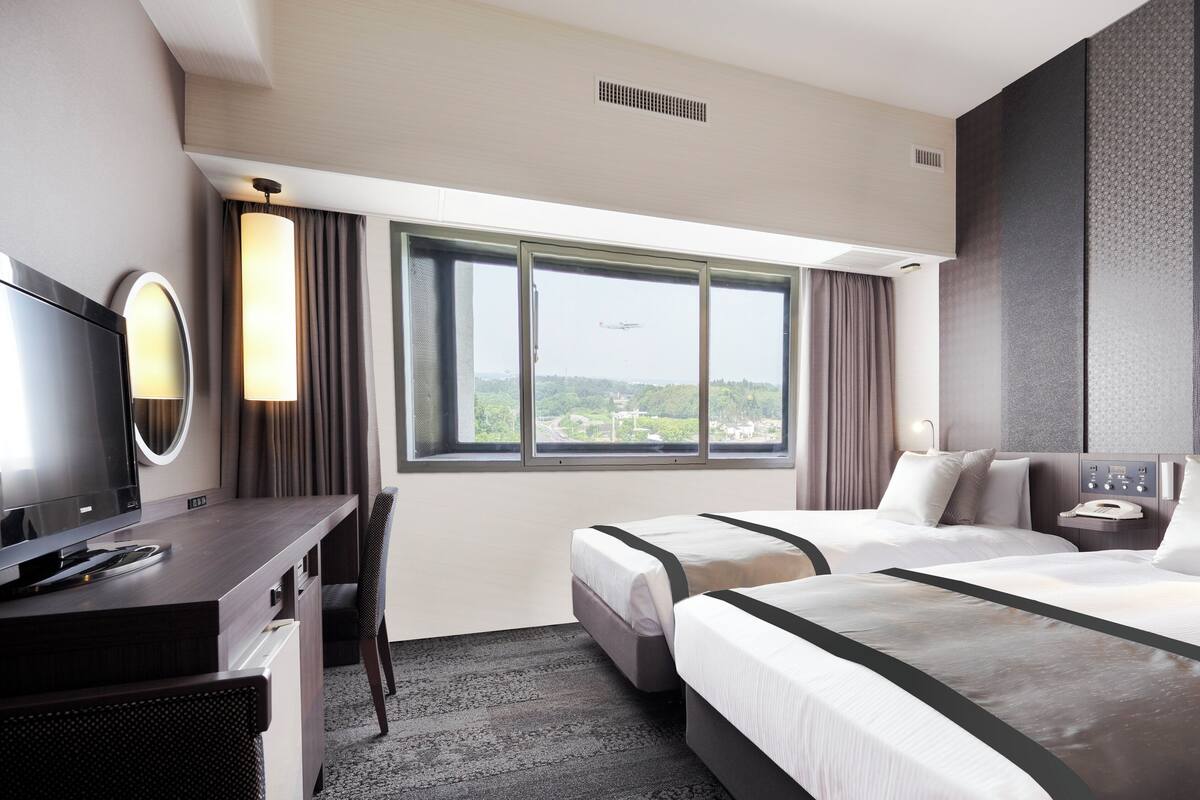Soundproofing, WiFi (free), bed sheets