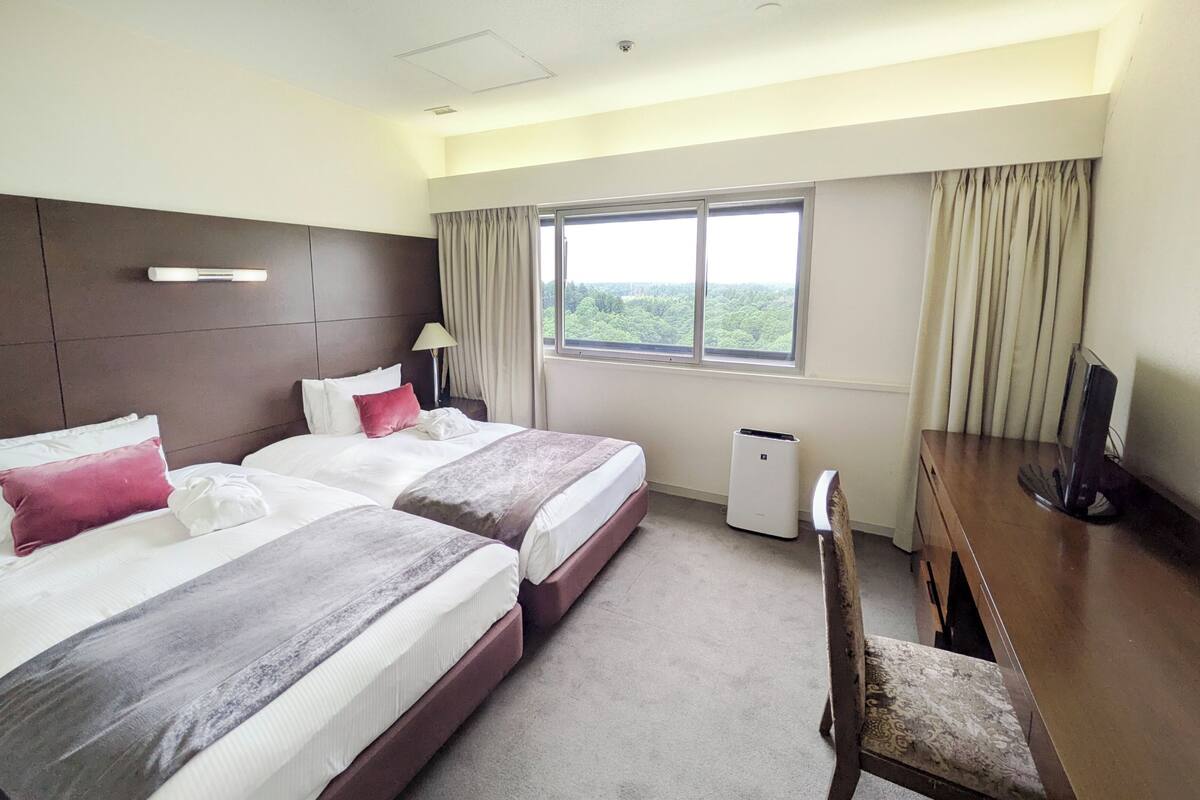 Soundproofing, WiFi (free), bed sheets