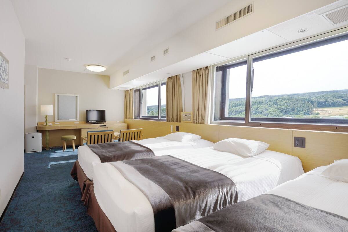 Soundproofing, WiFi (free), bed sheets