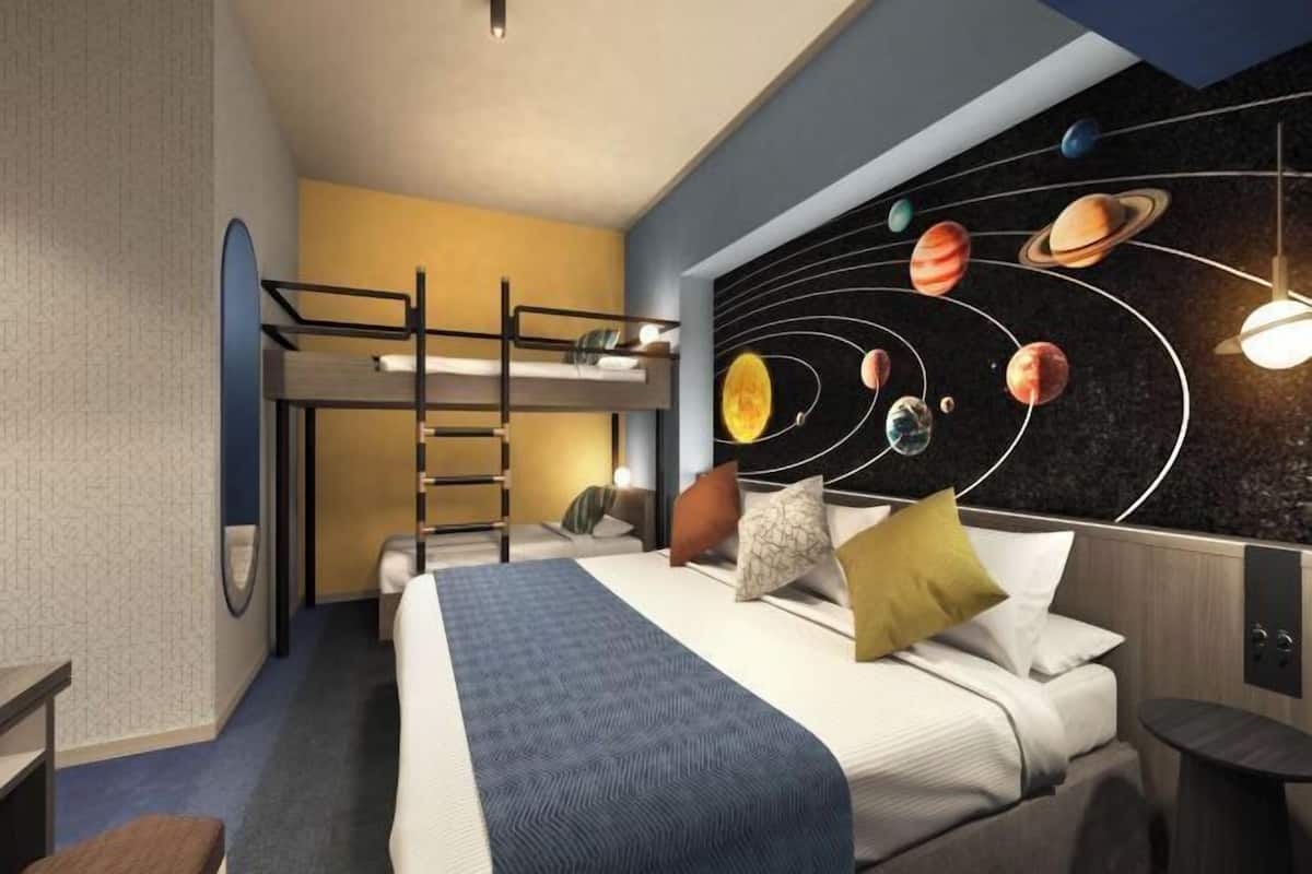 Soundproofing, free WiFi, bed sheets