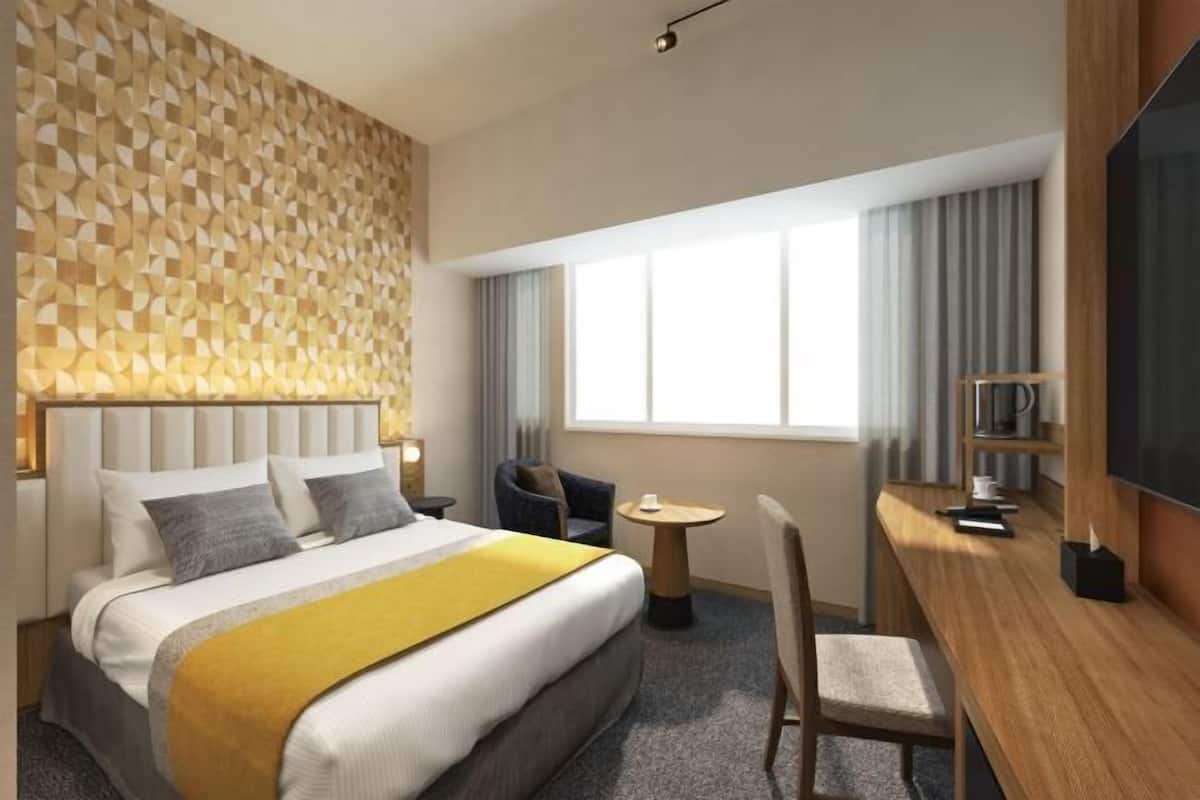 Soundproofing, free WiFi, bed sheets