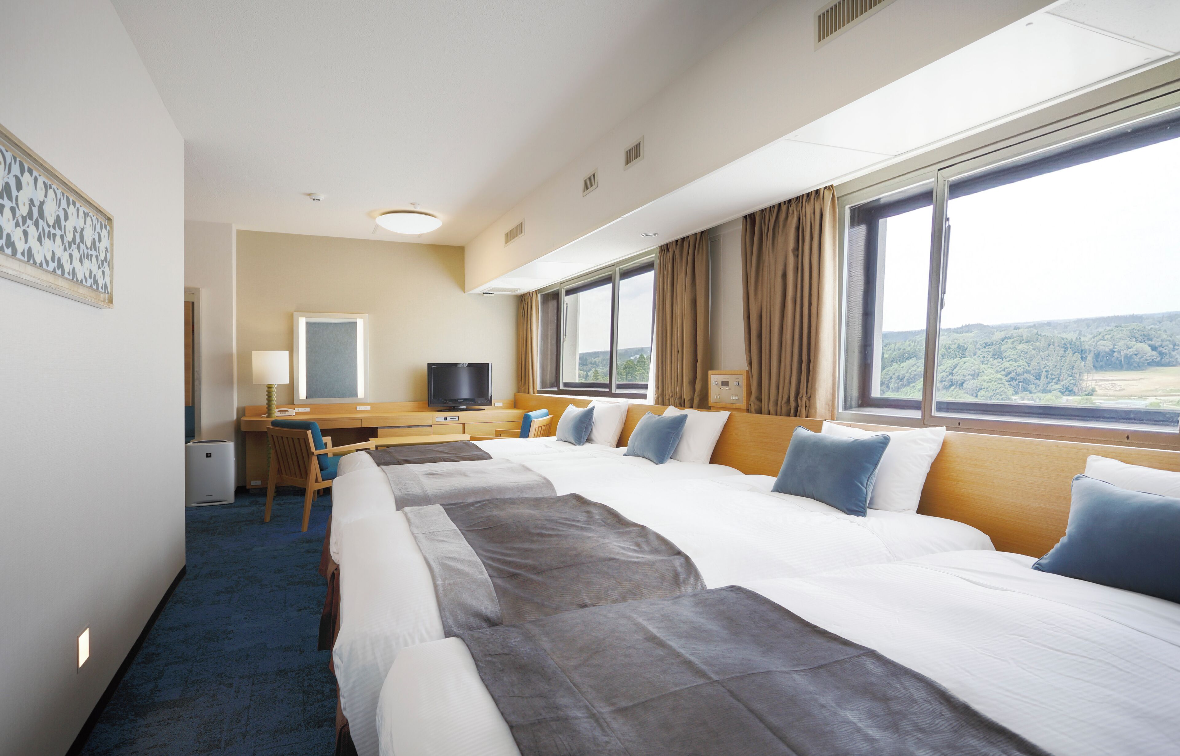 Soundproofing, free WiFi, bed sheets