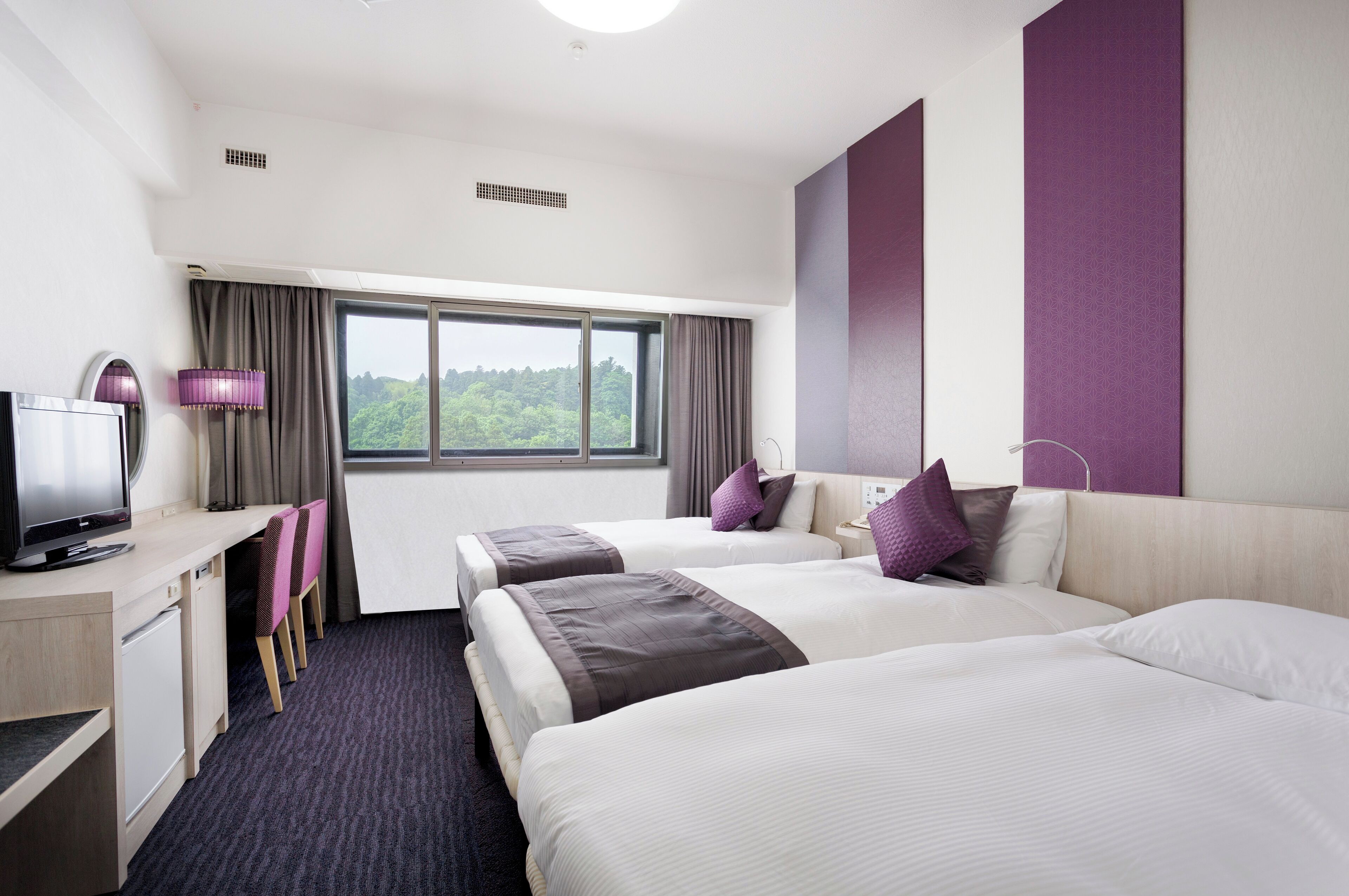 Soundproofing, free WiFi, bed sheets