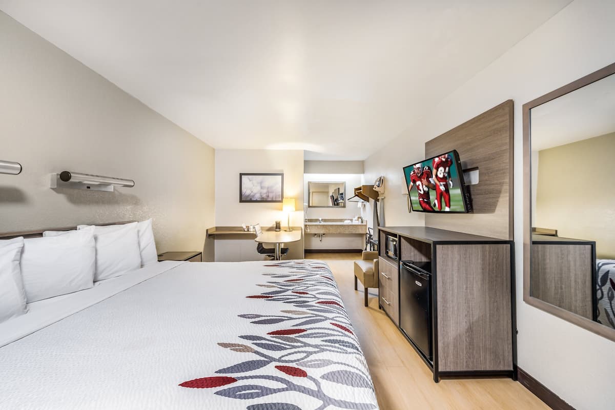 Chambre supérieure, 1 très grand lit (Smoke Free) | Bureau, rideaux d’obscurcissement, lit de bébé (gratuit)