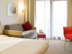 Camera familiare, 1 letto matrimoniale con divano letto (Comfort) | Biancheria da letto ipoallergenica, minibar, una cassaforte in camera