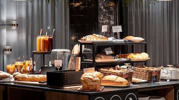 Daily buffet breakfast (EUR 19.5 per person)